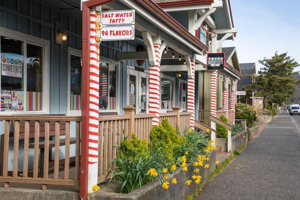 Cannon Beach Vibes, Steps To The Beach,Wifi,3 Full Bedroom En Suites With 3 Fireplaces,Near Downtown Exteriör bild